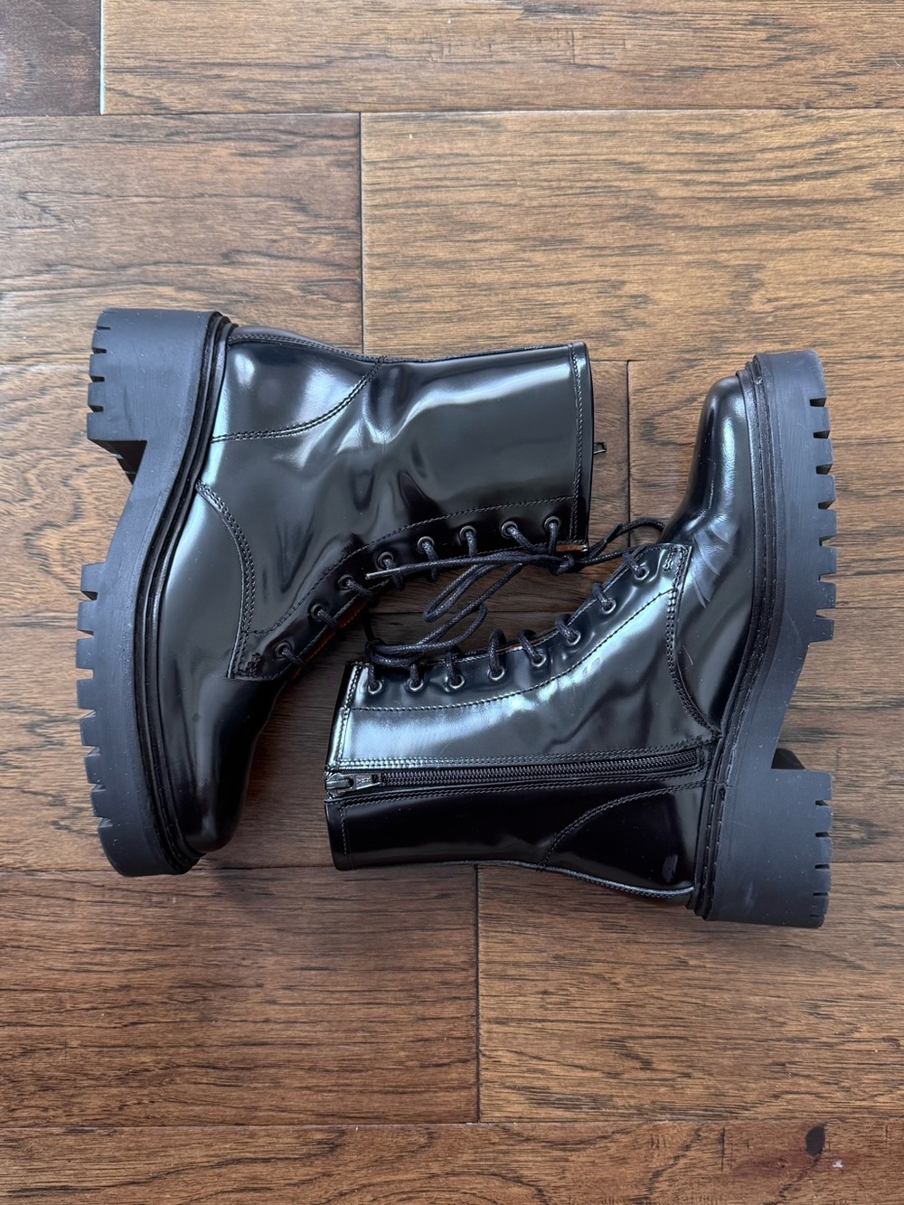 EUC Sezane Ashley Ankle Boots Glossy Black Size 6